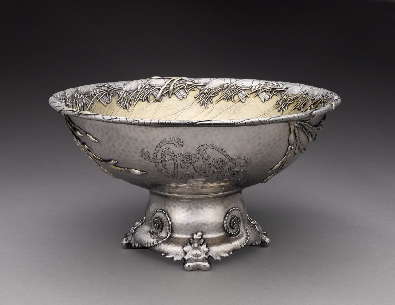Punch Bowl, Tiffany and Company, 1884 (yaldızlı gümüş) by Tiffany and Company Tiffany and Company