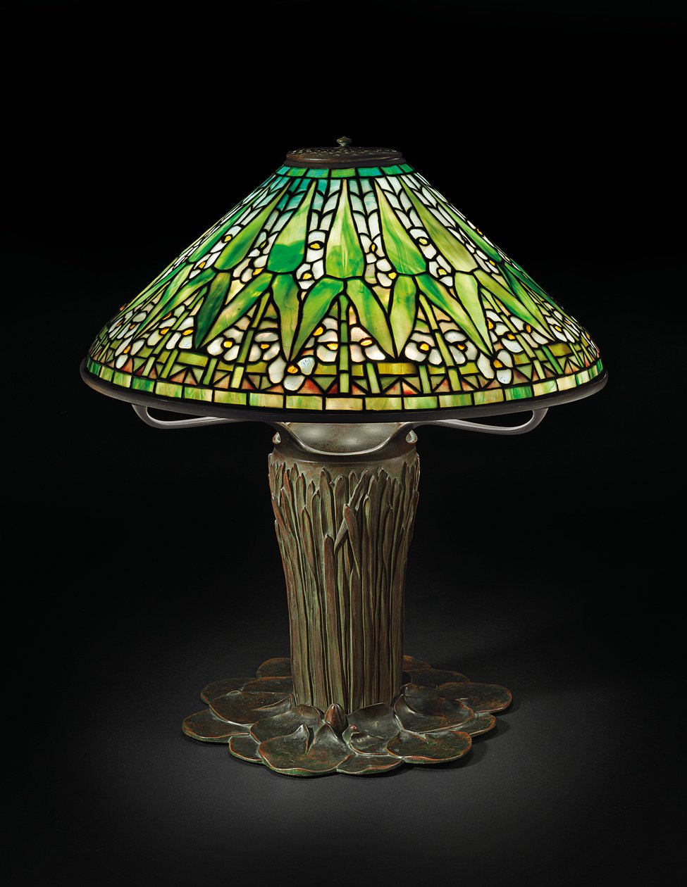 Ok uçlu masa lambası, c.1910 (kurşunlu cam ve bronz) by Tiffany and Company