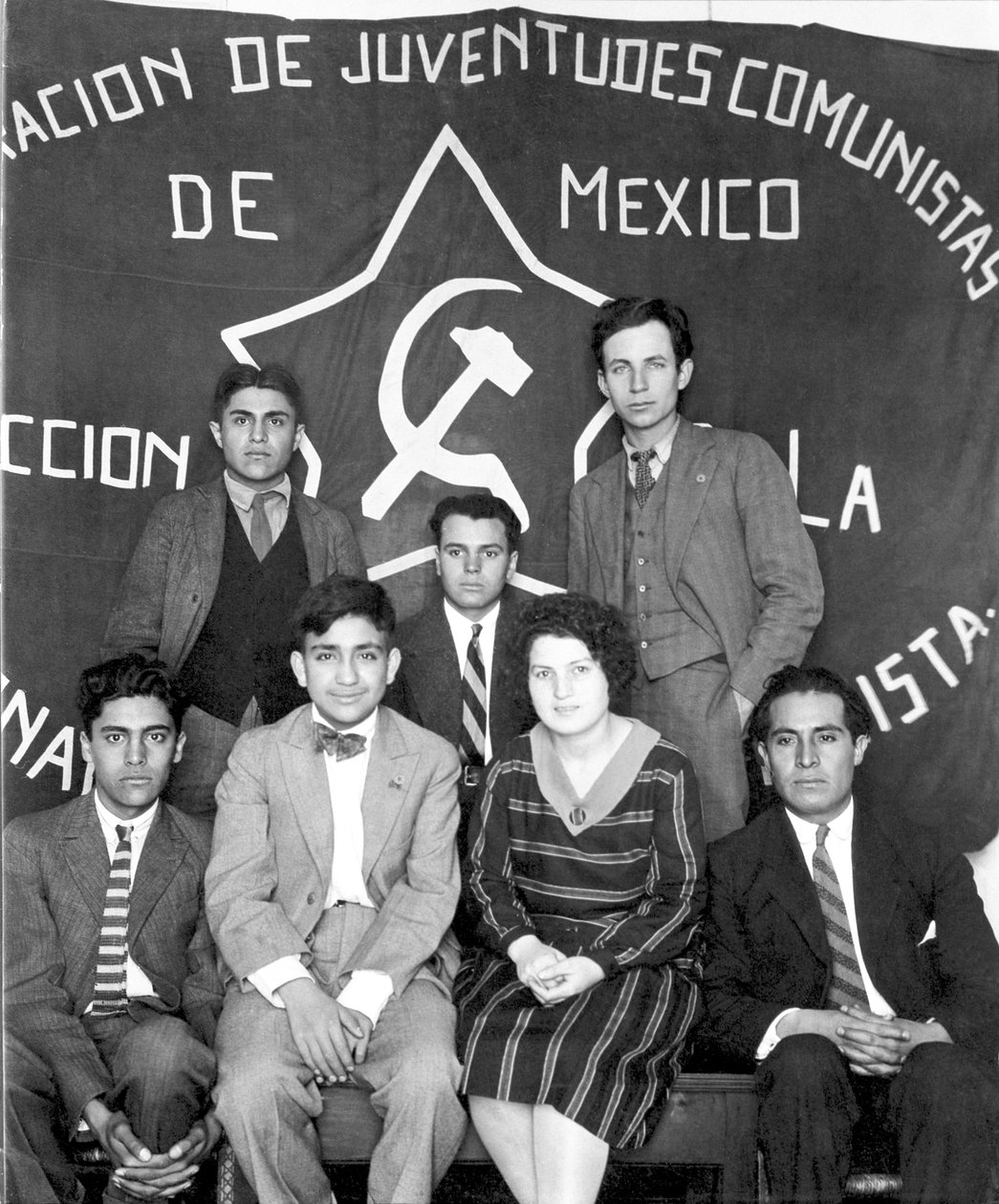 Meksika Komünist Partisi Gençlik Örgütü Ulusal Komitesi, Mexico City, 1928 by Tina Modotti