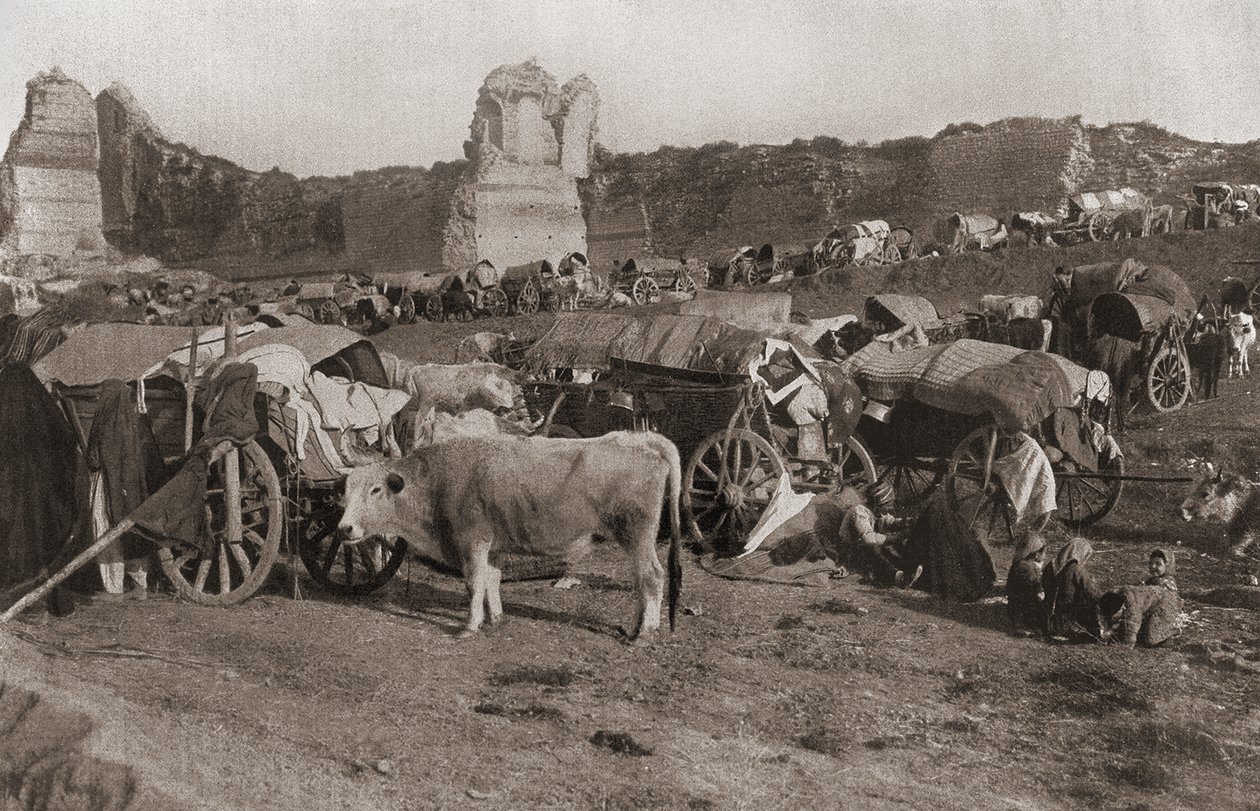 Türk mülteciler kampı, 1912 by Turkish Photographer