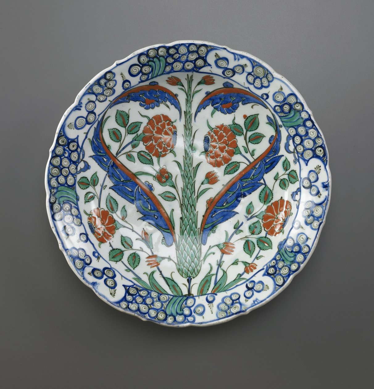 Çanak, İznik, Osmanlı hanedanı, 1570-75 (seramik) by Turkish School