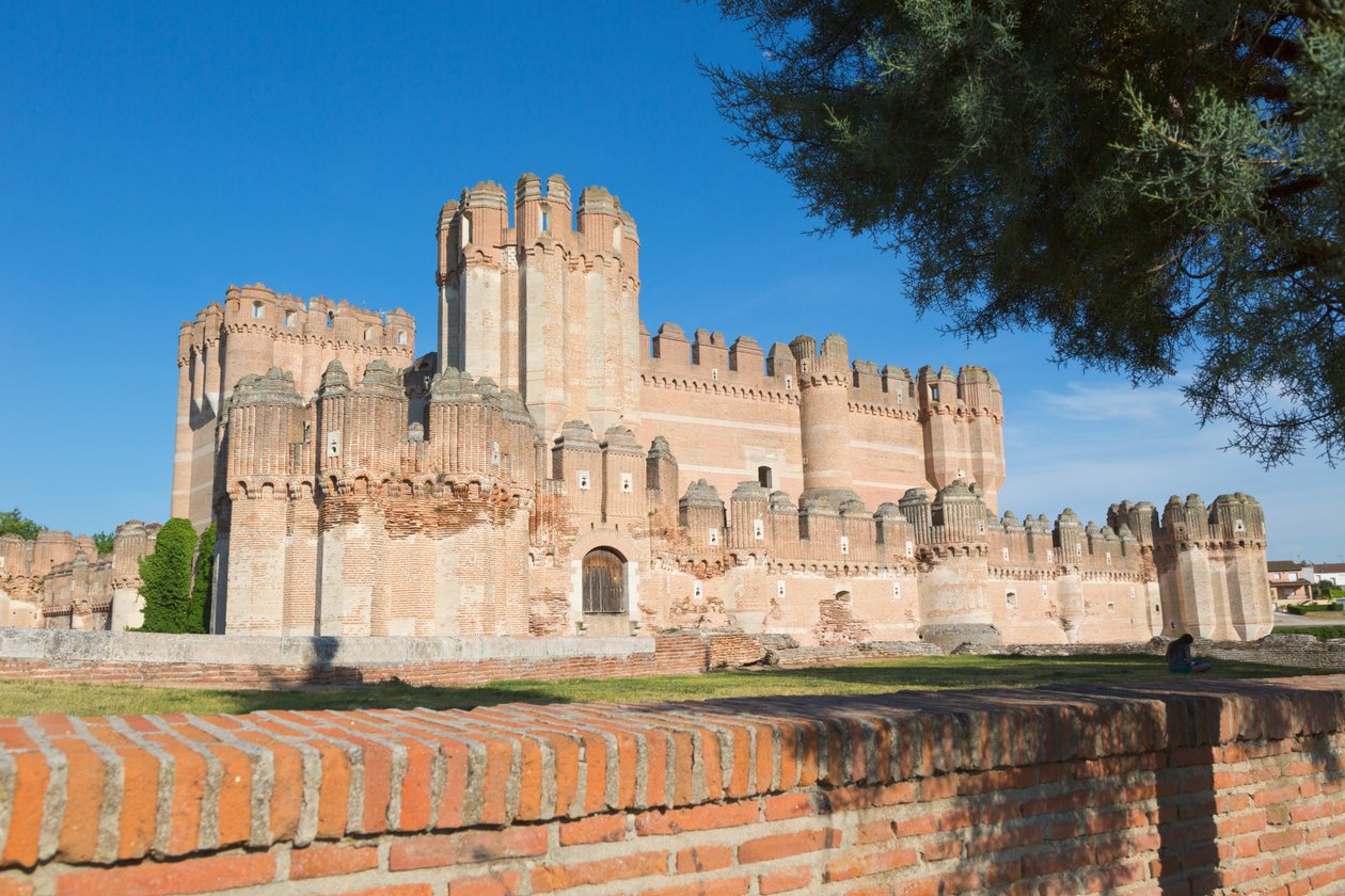 Coca, Segovia Eyaleti, İspanya. Castillo de Coca. Koka kalesi. Mudéjar askeri mimarisinin önemli bir örneği. by Unbekannt Unbekannt