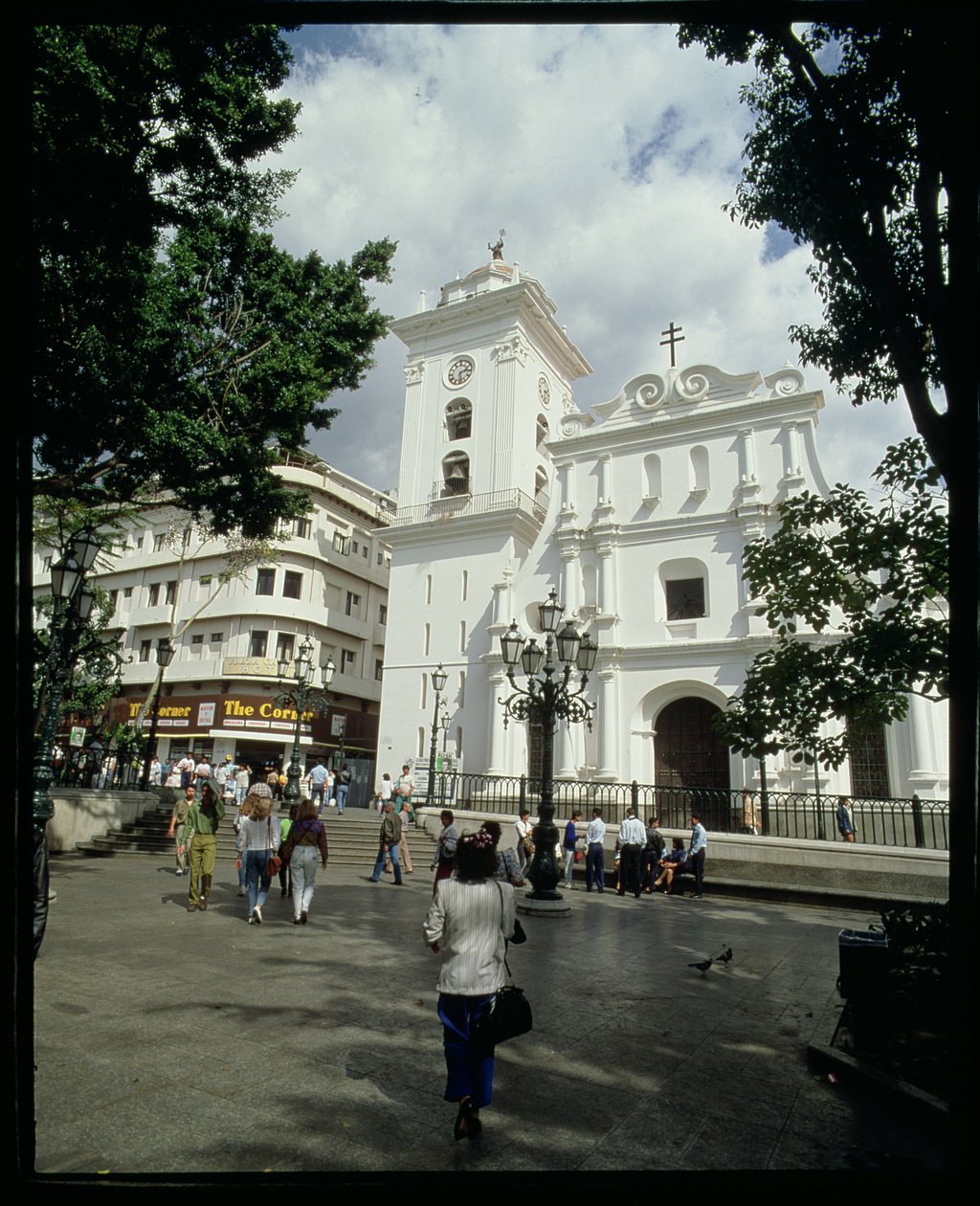 Katedralin cephesi, 1711-13