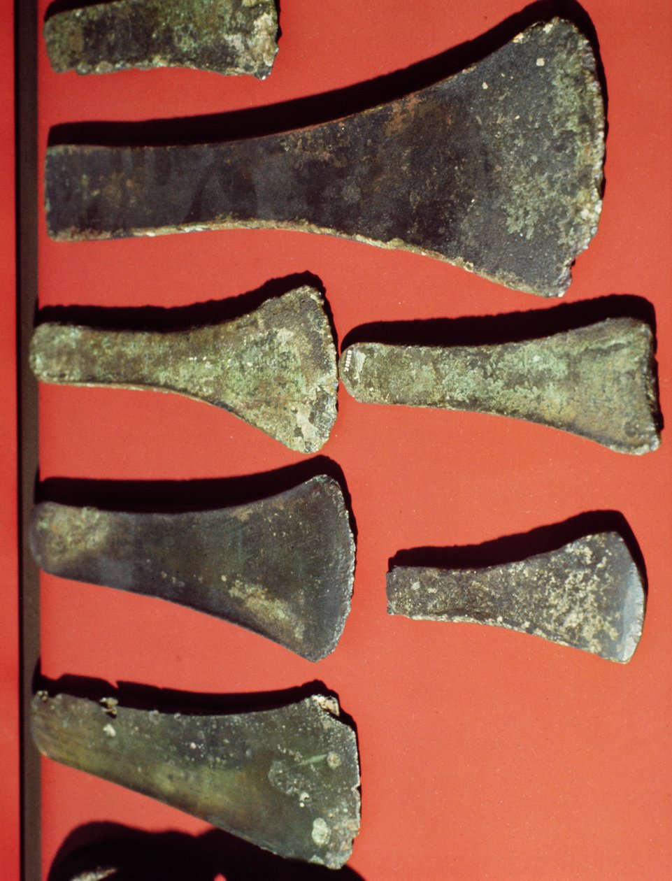 Düz Eksenler, tarih öncesi (bronz) by Unbekannt Unbekannt