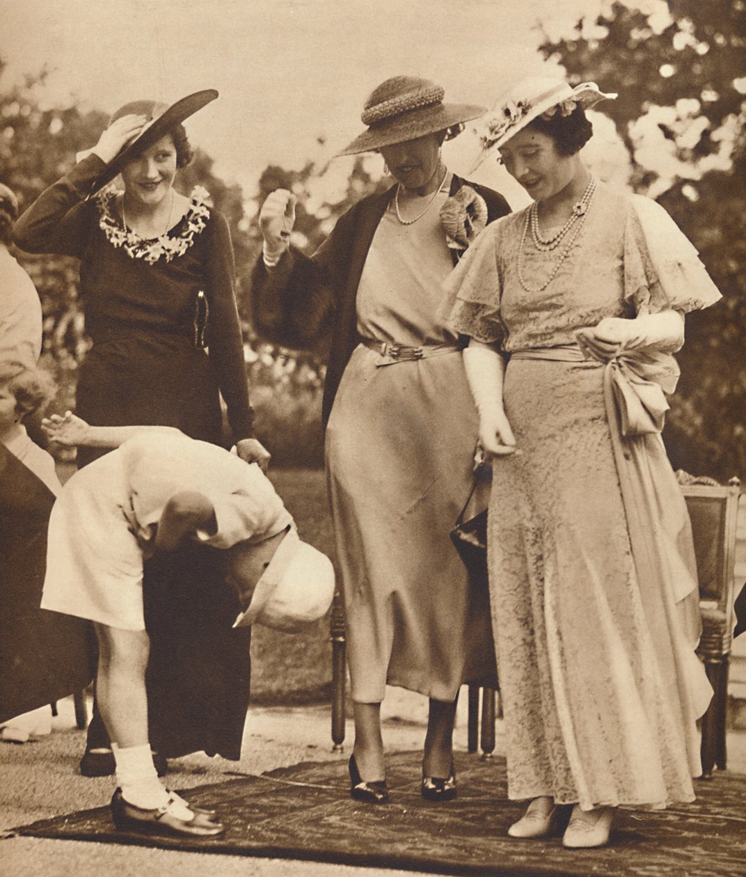 -Ve Şapkasını Unuttu!, 1930