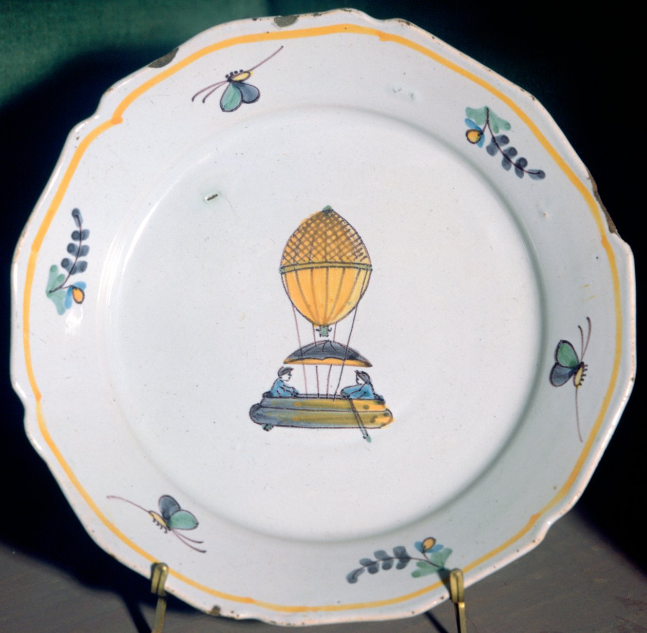 Jean-Pierre Blanchards balon gezisini tasvir eden bir Fransız fayans plakası by Unbekannt