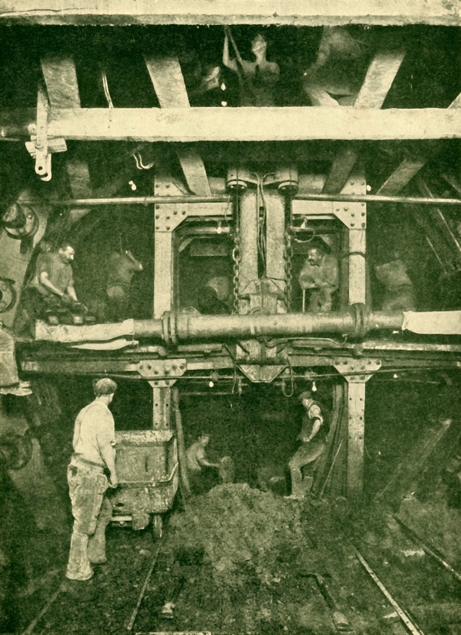 Greathead Shield: Bir Tüp Tünelinin Kazılması, 1930. by Unbekannt