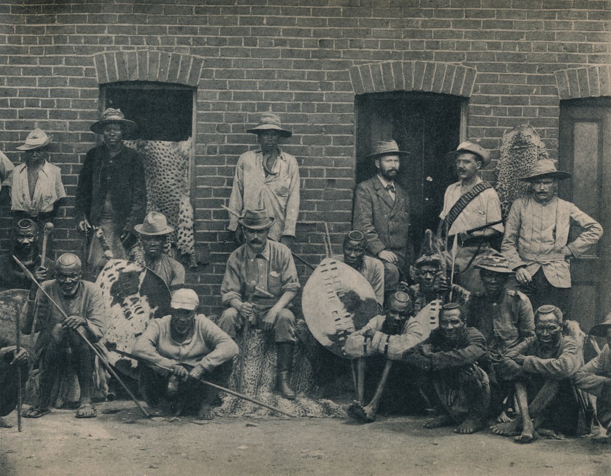 Afrikanlılar ve Zulus Grubu, c1900. by Unbekannt