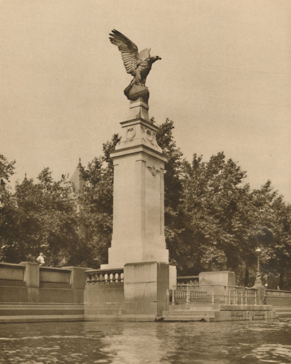 Bir Roma Kartalı, Büyük Savaşın Uçan Adamlarını Uygun Şekilde Simgeliyor, c1935. by Unbekannt