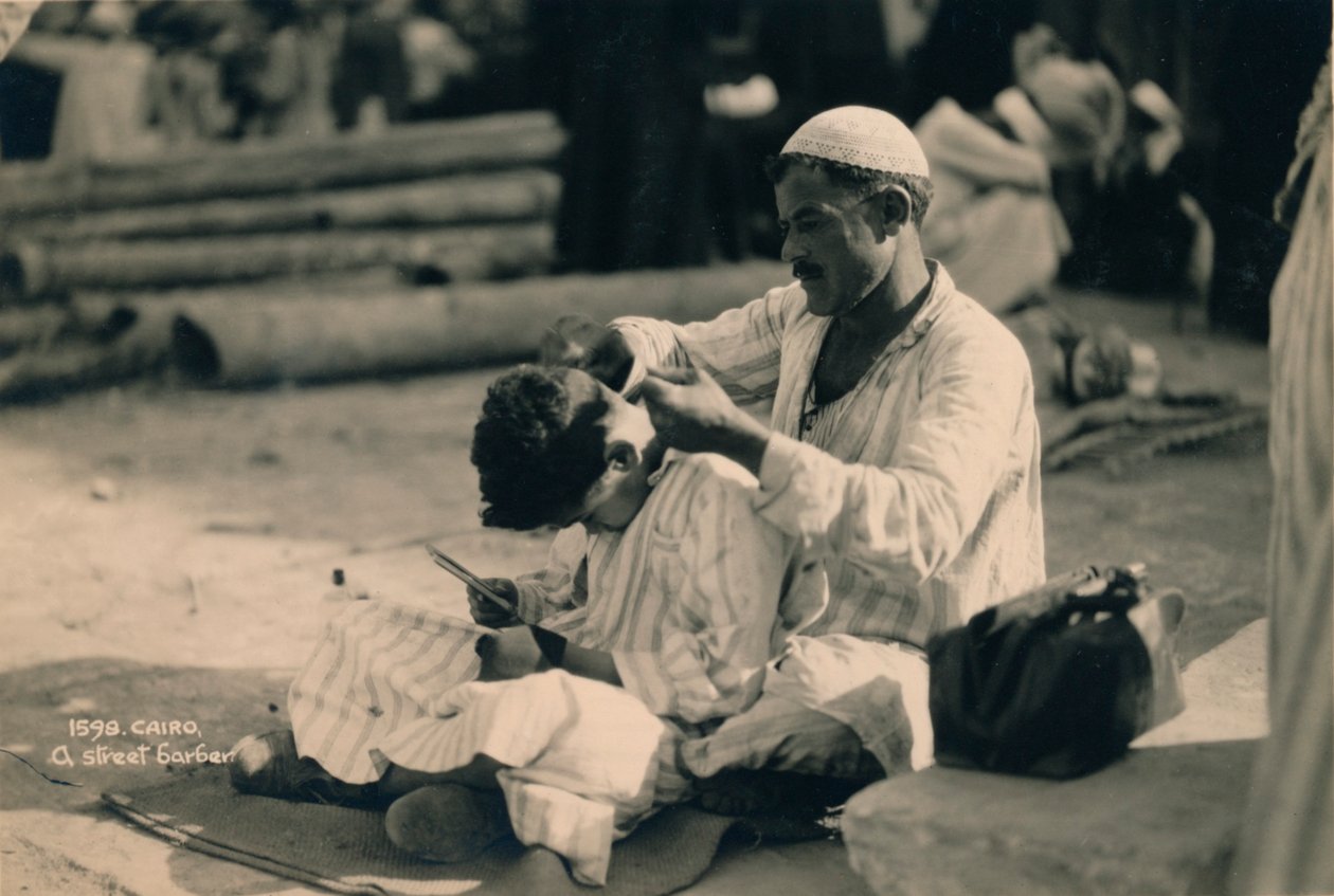 Bir Sokak Berberi, Kahire, Mısır, 1936 by Unbekannt