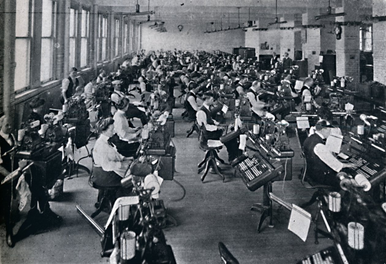 Dünyanın En Büyük Beste Makinaları Piline Bir Bakış, 1916 by Unbekannt