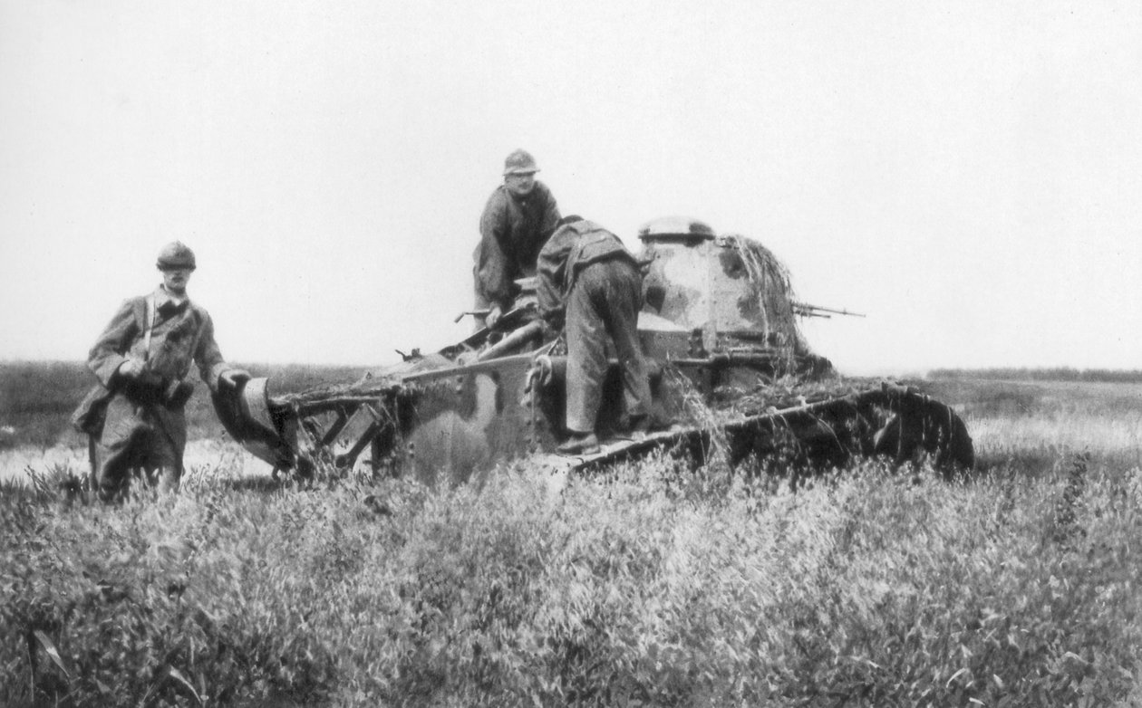 Arızalı bir Fransız hafif tankı, Villers-Cotterets, Aisne, Fransa, 1918 by Unbekannt