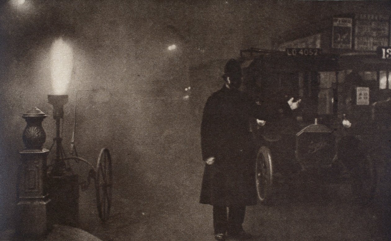 Sis içinde trafiği yöneten bir polis memuru, Londra, c1910s-c1920s by Unbekannt