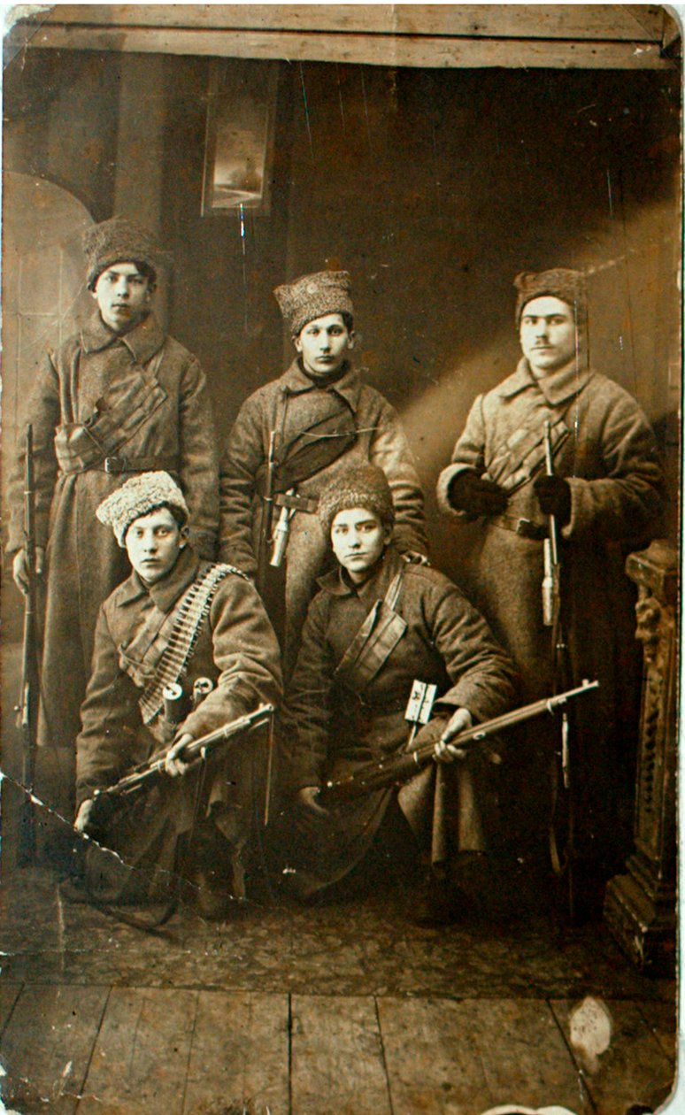 Cepheye gitmeden önce bir grup Kızıl Ordu askeri, Petrograd, Rusya, 1918 by Unbekannt