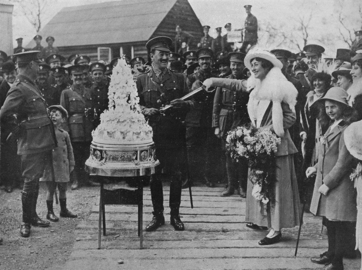 Haki bir düğün: Düğün pastasının damat kılıcıyla kesilmesi, 1915 by Unbekannt