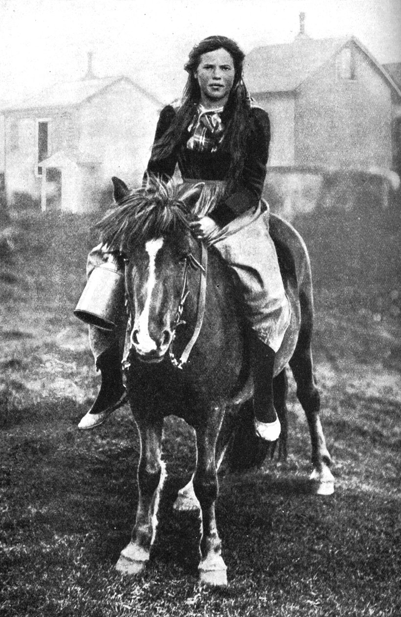 Sabah turunda bir sütçü kız, İzlanda, 1922 by Unbekannt