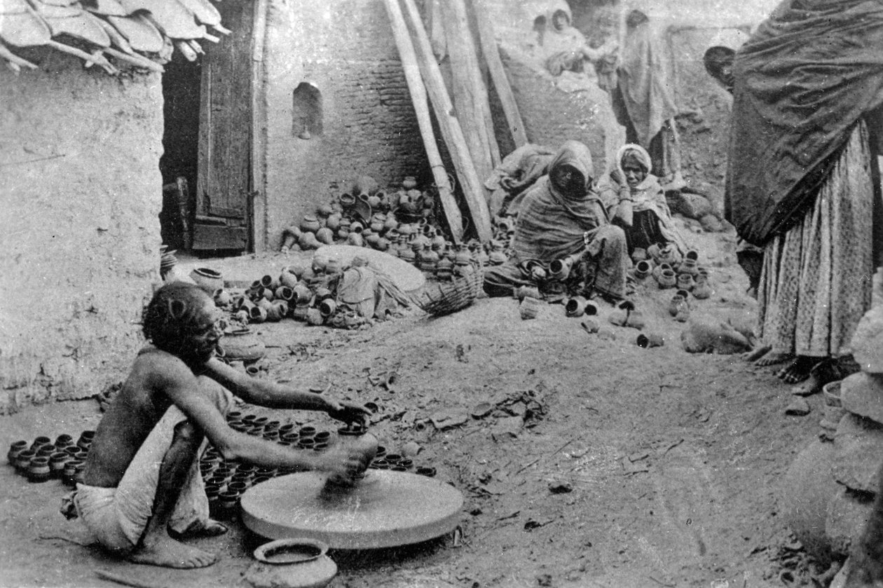 Bir çömlekçi iş başında, Hindistan, 20. yüzyıl by Unbekannt