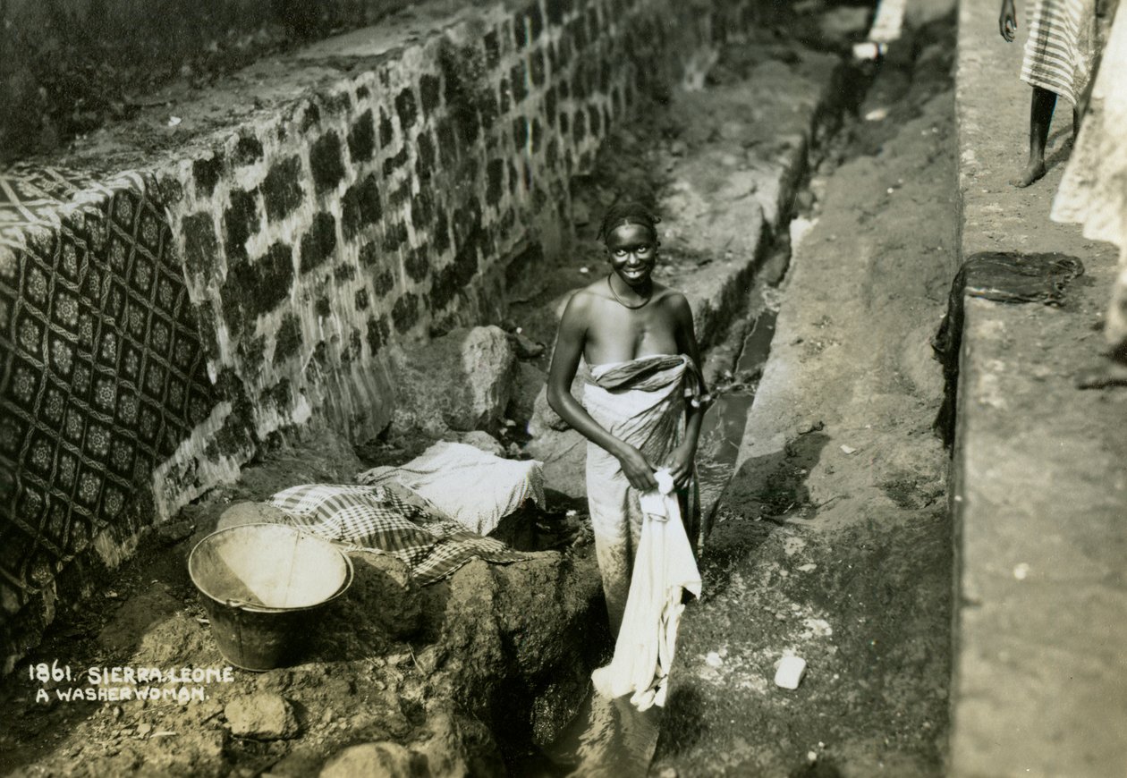 Bir çamaşırcı, Sierra Leone, 20. yüzyıl by Unbekannt