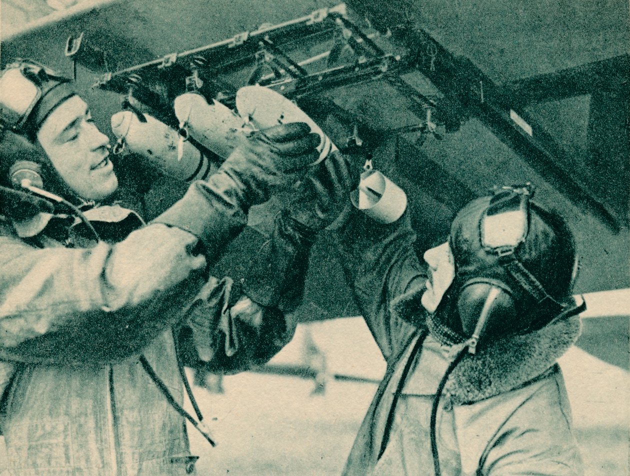 Bombalama eğitimi alan hava gözlemcisi, 1940 by Unbekannt
