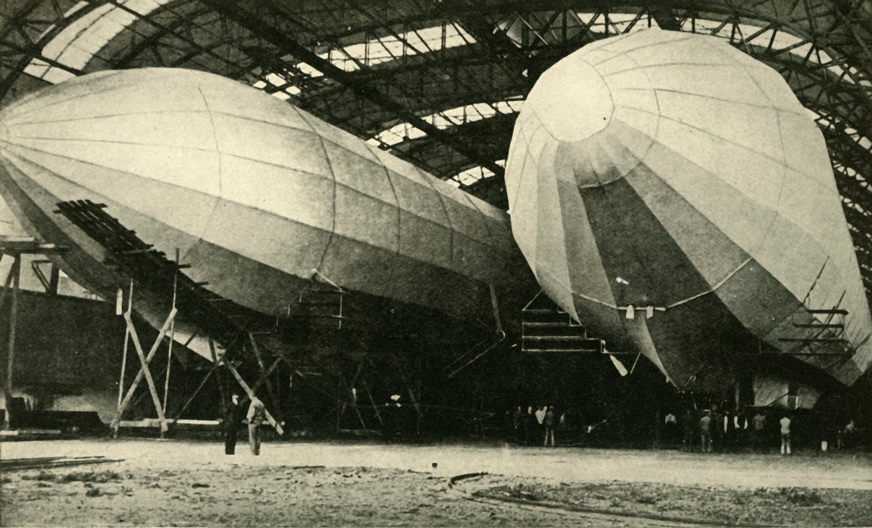Hangardaki hava gemileri, Birinci Dünya Savaşı, 1914, c1920. by Unbekannt