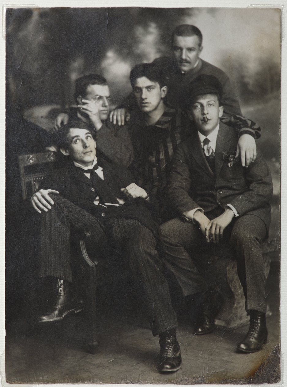 Alexei Kruchenykh, David Burliuk, Vladimir Mayakovsky, Nikolai Burliuk ve Benedikt Livshits, 1913. by Unbekannt