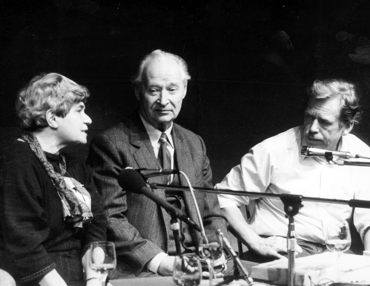 Alexander Dubcek, Daha Sonra Çekoslovakya