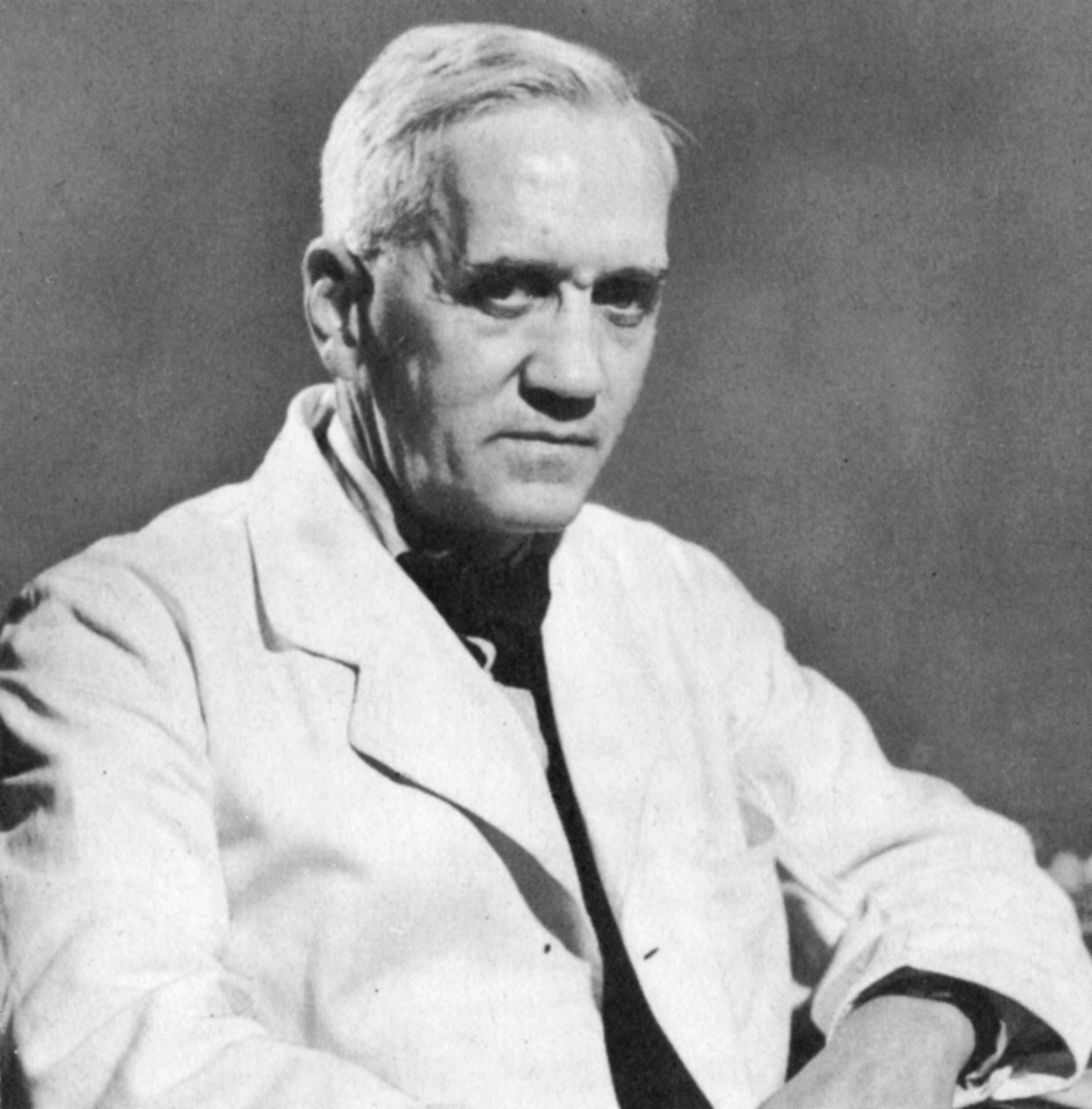 Alexander Fleming, İskoç bakteriyolog, c1930