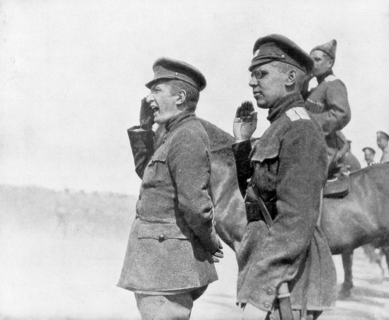 Alexander Kerensky, Rus birliklerinin gözden geçirilmesi sırasında, Birinci Dünya Savaşı, 1917 by Unbekannt
