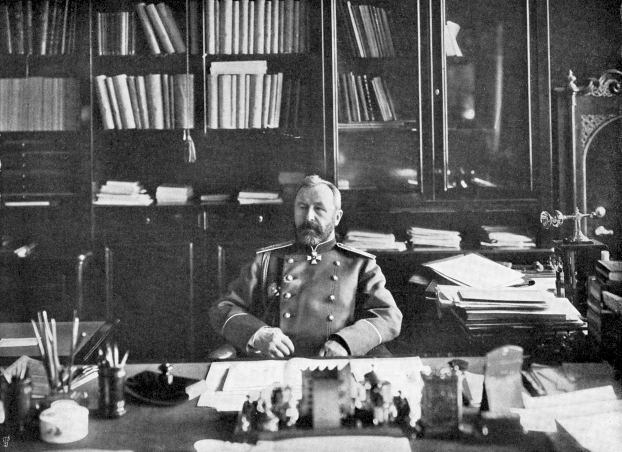 Alexei Nikolaievich Kuropatkin kütüphanesinde, 1904-5 by Unbekannt