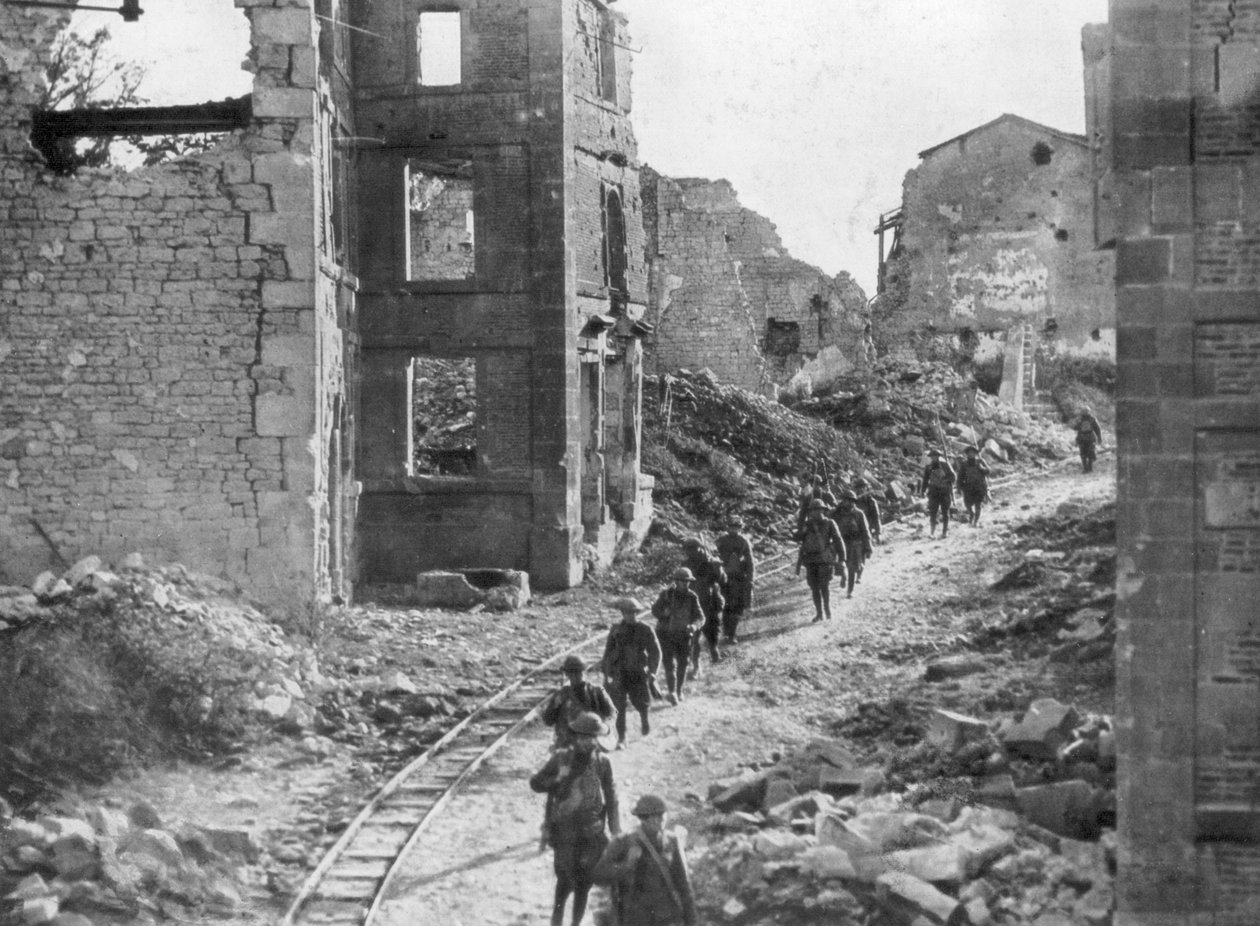 Varennes harabelerinden geçen Amerikan askerleri, Meuse-Argonne Taarruzu, Fransa, 1918 by Unbekannt