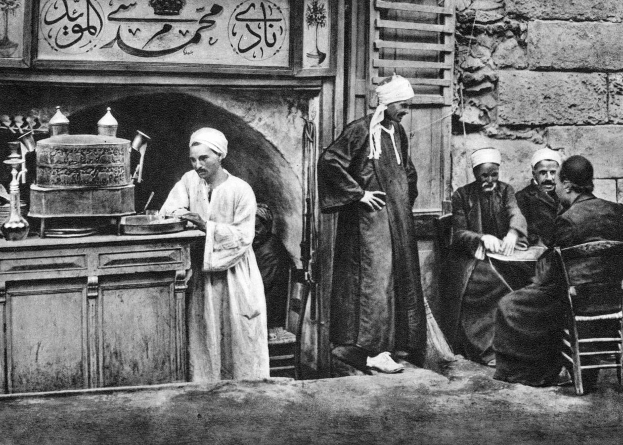Bir Arap kahvesi, Kahire, Mısır, 1920