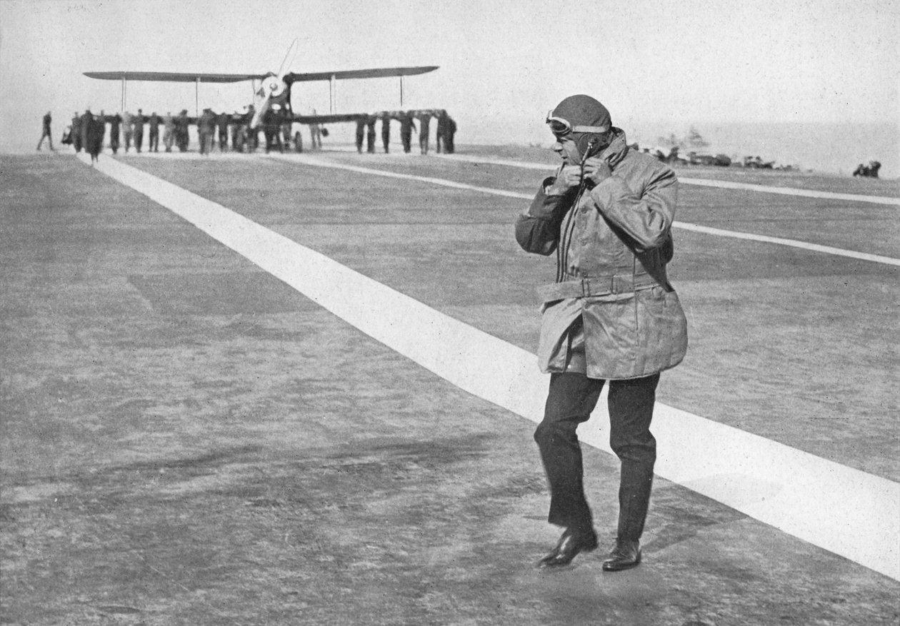 Tarihi Bir Durum: Kral Edward uçan miğferini çıkarırken, 1936 by Unbekannt