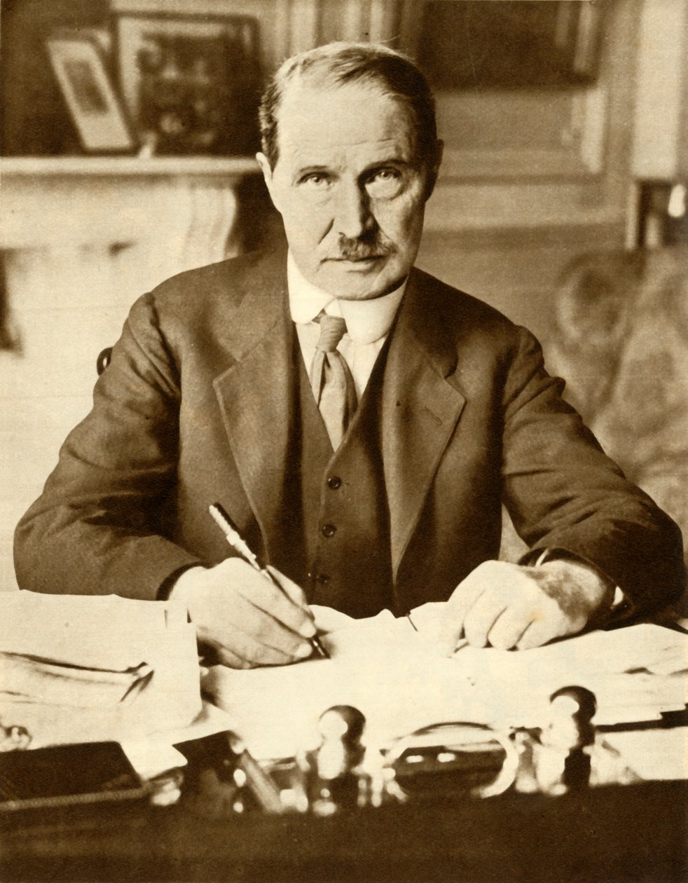 Andrew Bonar Yasası, 1922, 1935. by Unbekannt