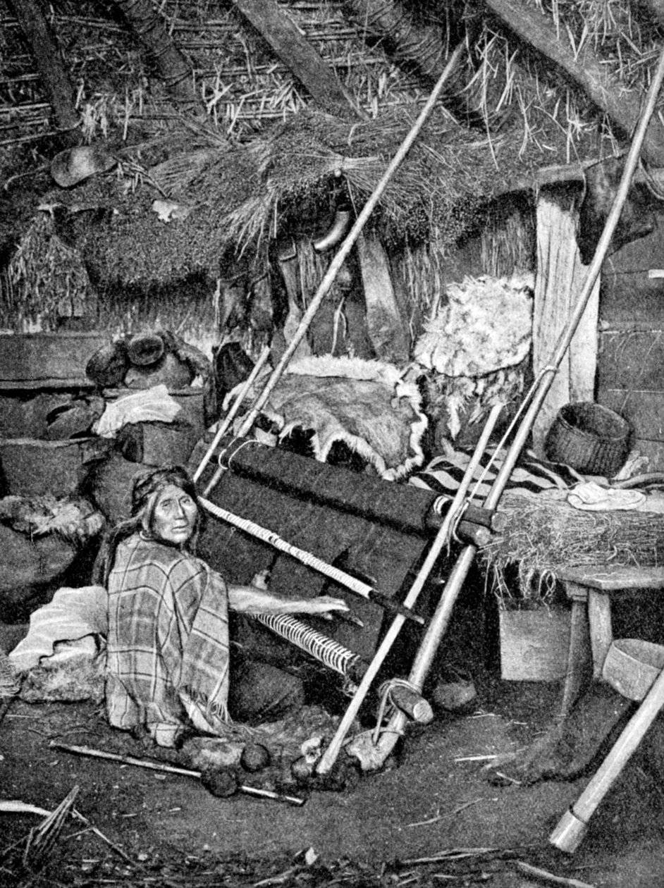 Araukanlı kadın dokuma, Şili, 1922 by Unbekannt