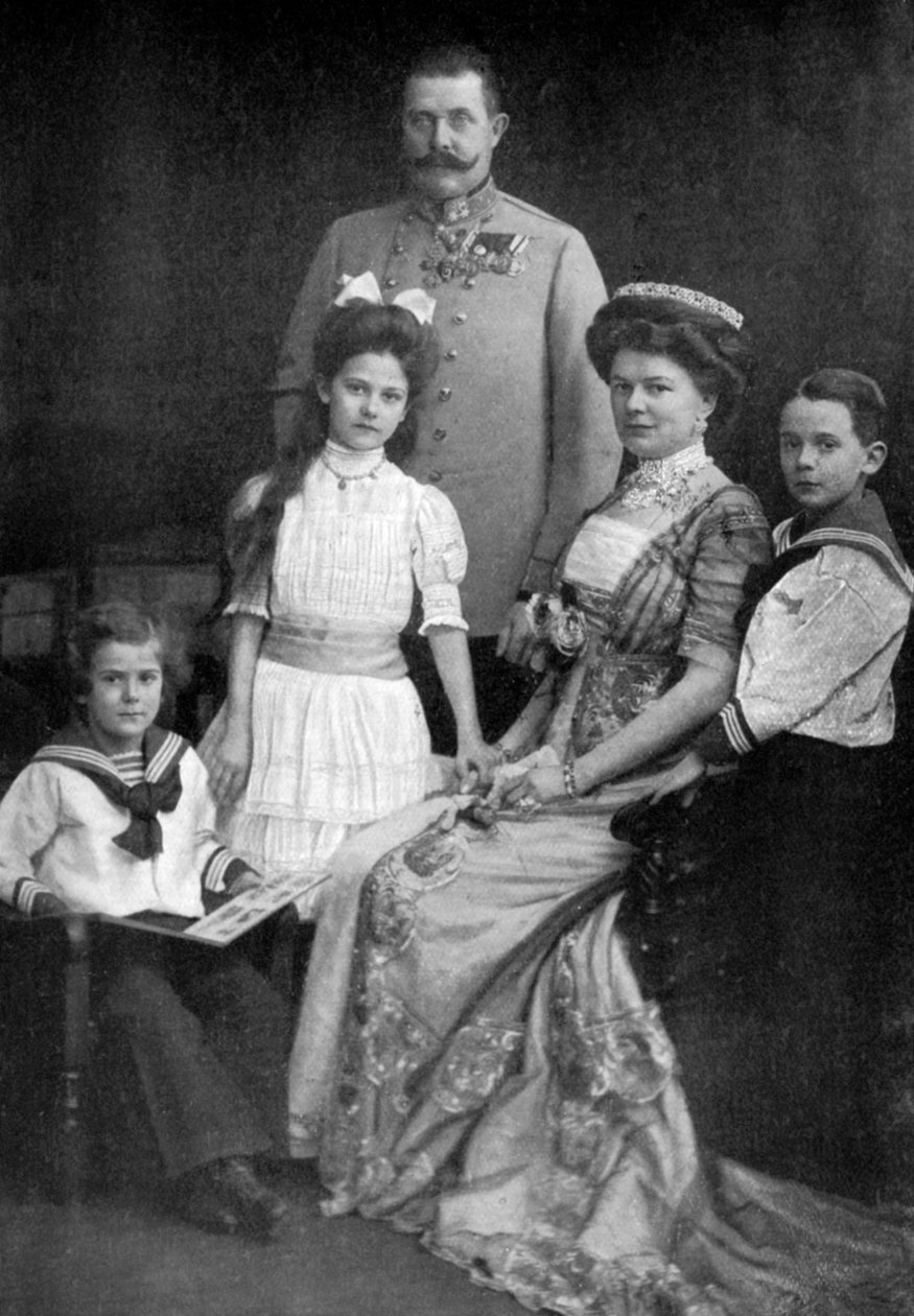 Avusturya Arşidükü Franz Ferdinand ve ailesi, c1910 c1920 by Unbekannt