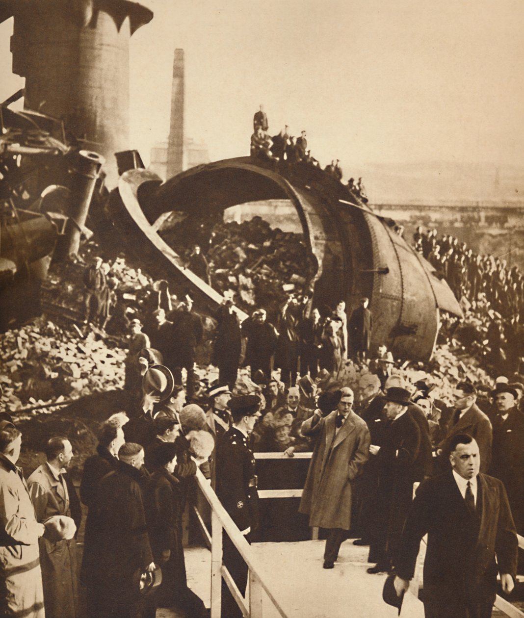 Derelict Steel-Works, Güney Galler, 1936 1937 by Unbekannt