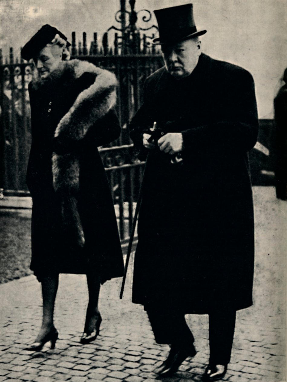 Connaughts Dükü Cenazesinde, Ocak 1942, 1945. by Unbekannt