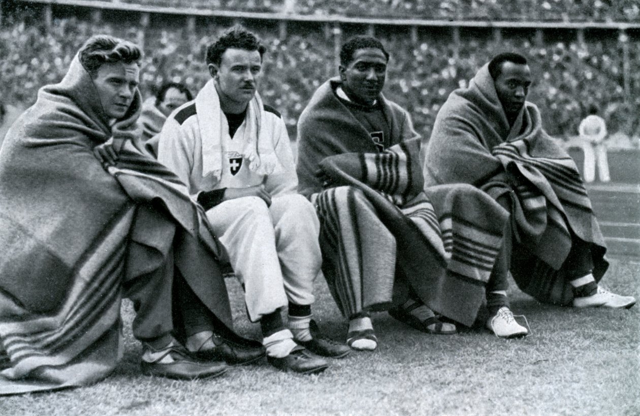 Sporcular Frank Wykoff, Paul Hanni, Ralph Metcalfe ve Jesse Owens, Berlin Olimpiyatları, 1936 by Unbekannt