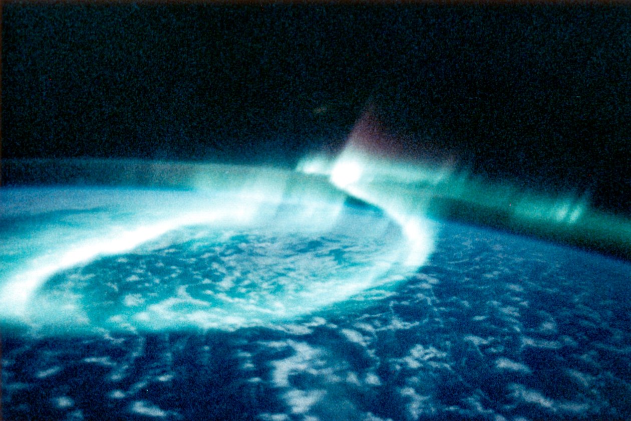Aurora Borealis Kuzey Işıkları uzaydan görüntülendi by Unbekannt