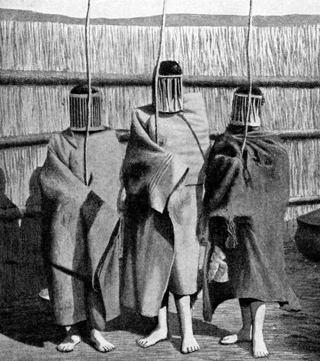 Basuto kız gelinler, yetişkin kabile toplumuna giriş döneminde, Lesotho, 1922 by Unbekannt