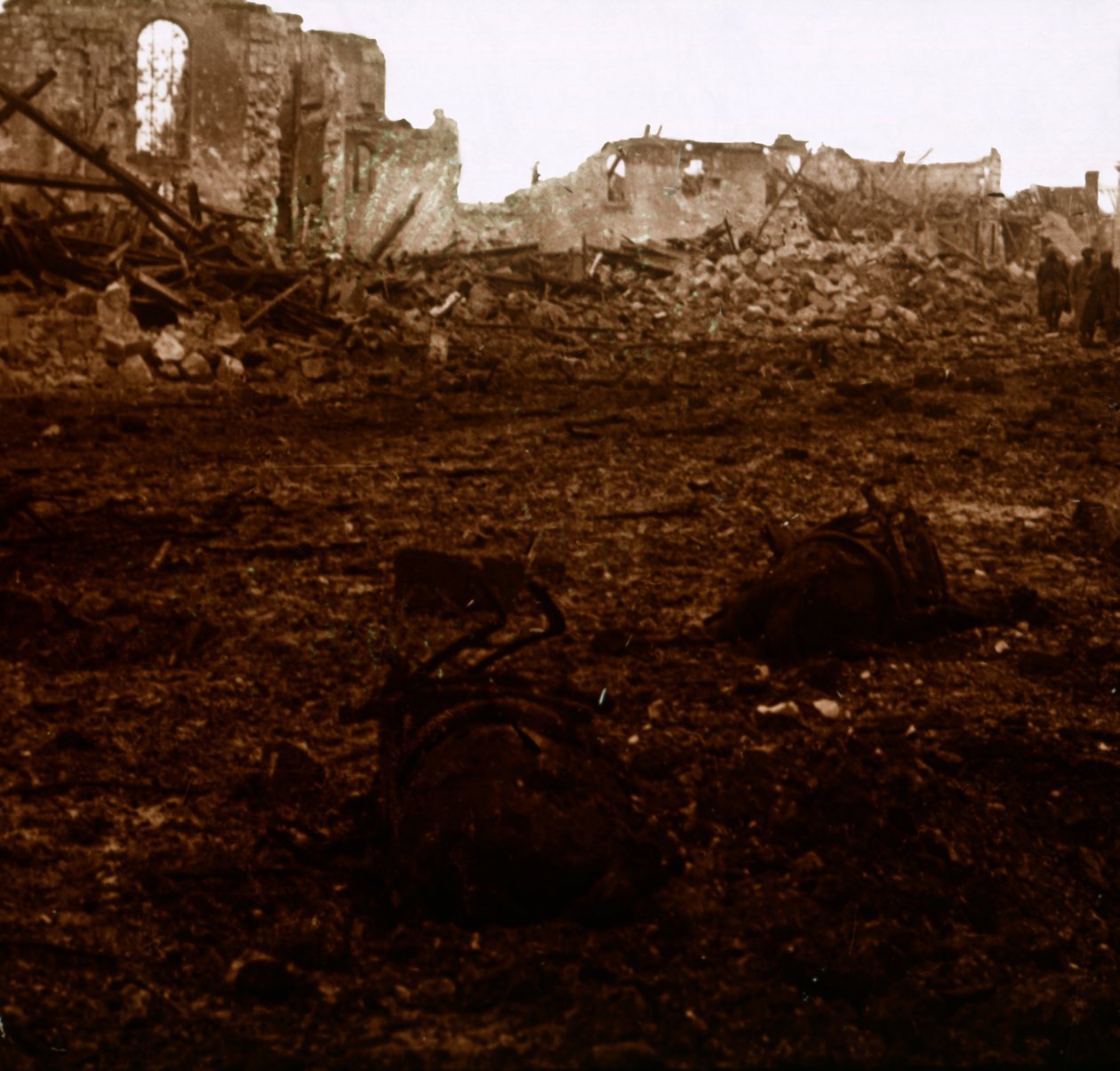 Battlefield, Aisne, Fransa, c1914-c1918 by Unbekannt