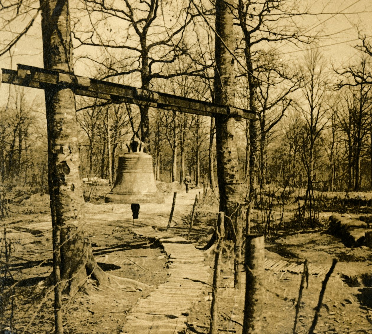 Gaz saldırısı uyarısı için çan, c1914-c1918 by Unbekannt