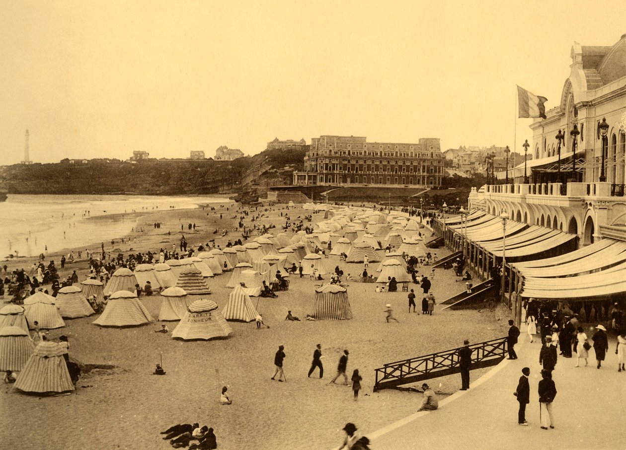 Biarritz - Sahil ve Belediye Kumarhanesi, c1930. by Unbekannt