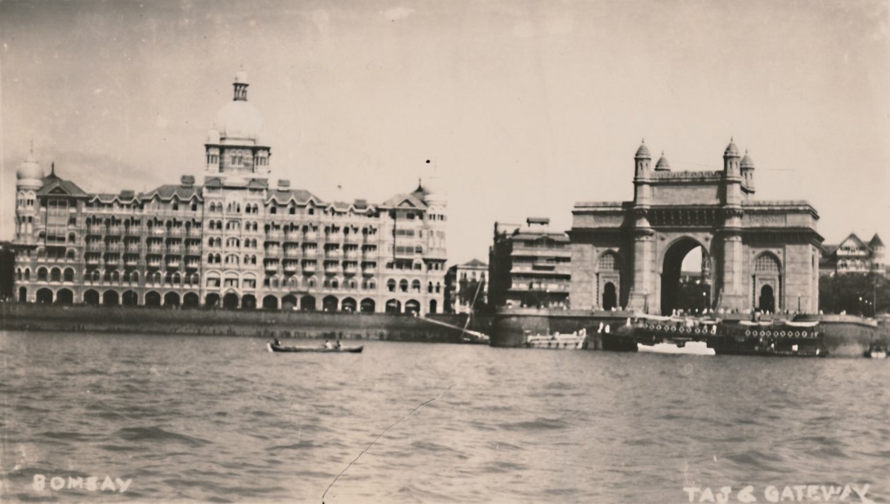 Bombay - Taj ve Ağ Geçidi, c1930. by Unbekannt