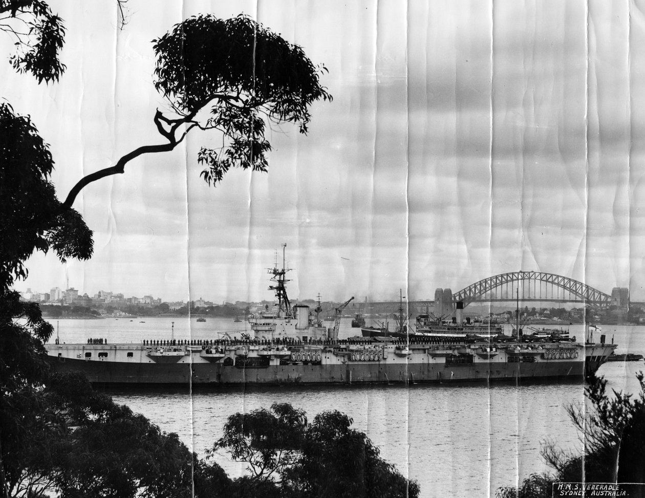 İngiliz uçak gemisi HMS Venerable, Sidney, Avustralya, c1946 by Unbekannt