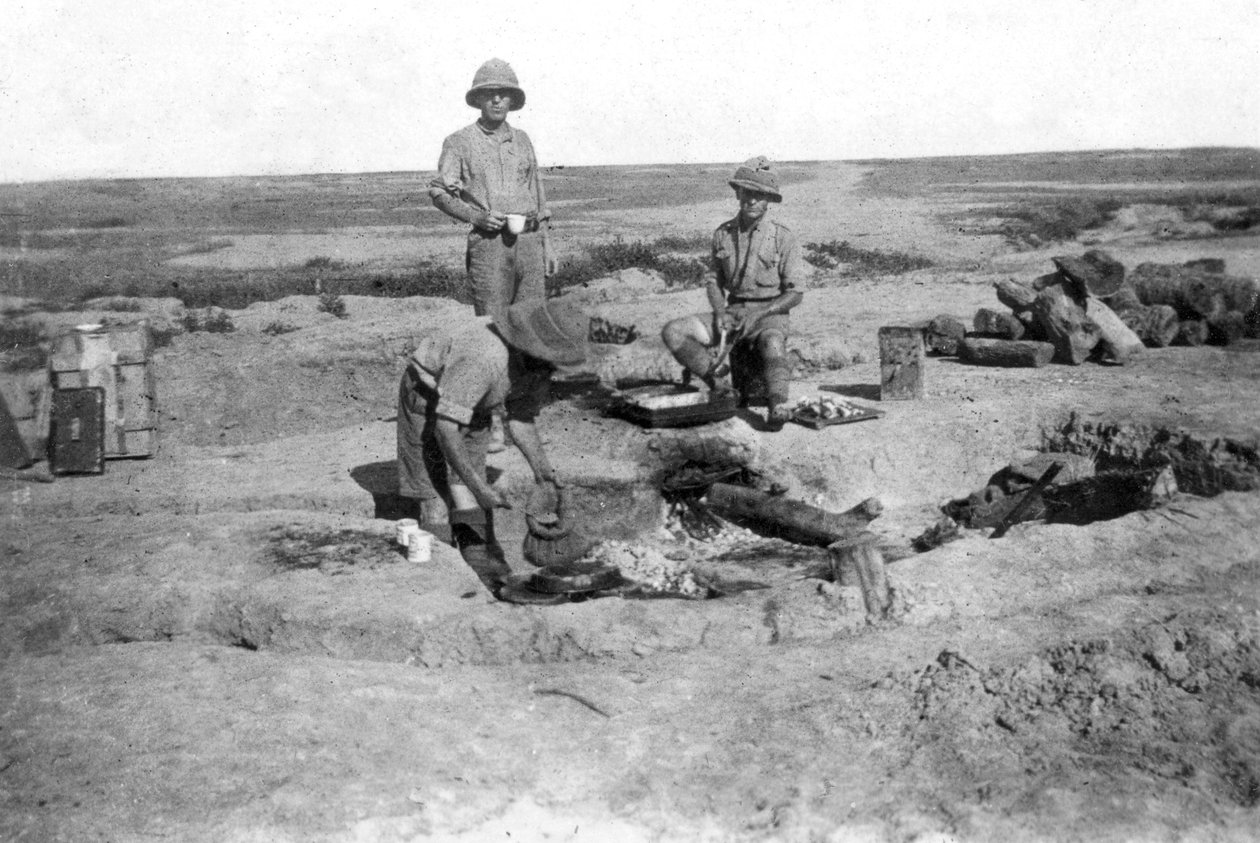 İngiliz ordusu C bölüğü yemek pişirme, Mezopotamya, Birinci Dünya Savaşı, 1918 by Unbekannt
