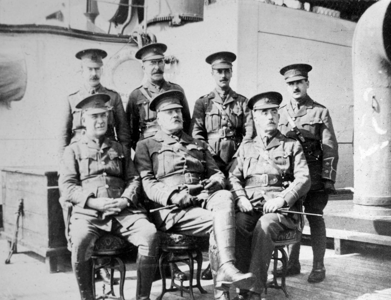 Kraliyet Edward hapishane gemisinde İngiliz subayları, Kasım 1914