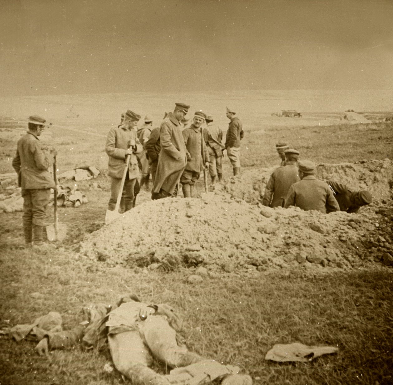 Cesetlerin gömülmesi, Sainte-Marie-à-Py, kuzey Fransa, c1914-c1918. by Unbekannt