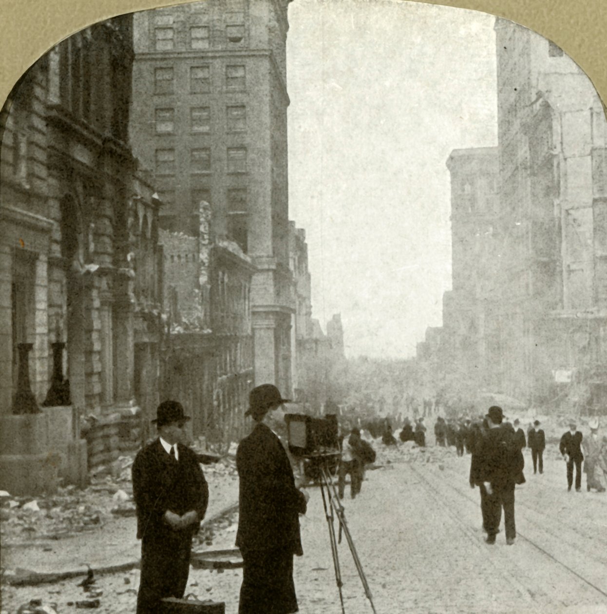 California St., feribot deposunu dört gözle bekliyorum - Bankacılık Bölgesi, 1906. by Unbekannt