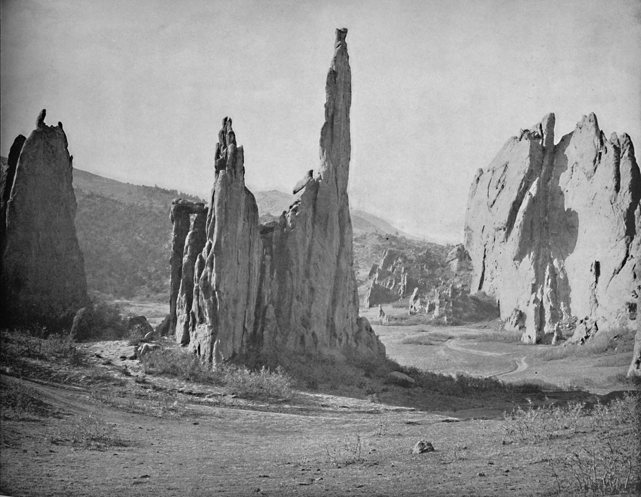 Katedral Kuleleri, Tanrıların Bahçesi, Colorado, c1897. by Unbekannt